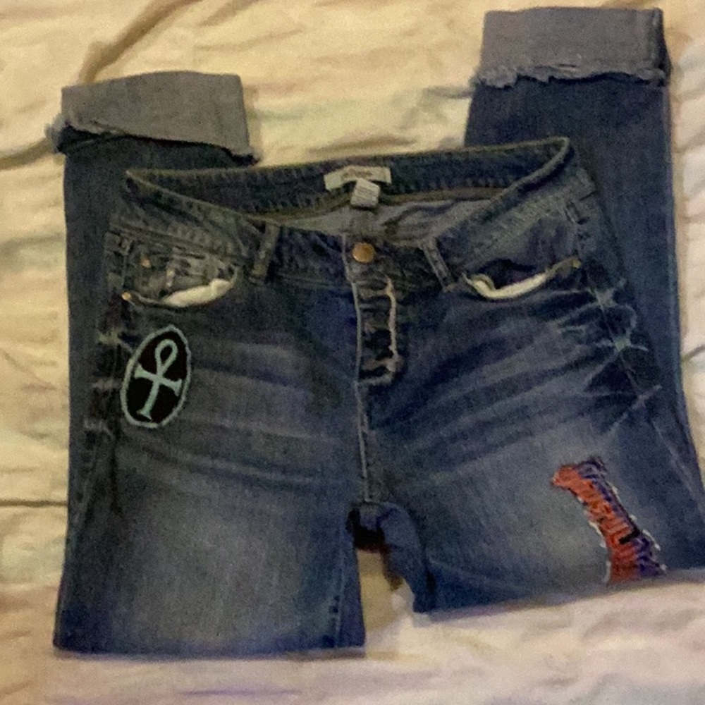 refuge jeans w/greatful dead patches & cuffs size 8 stretchy.